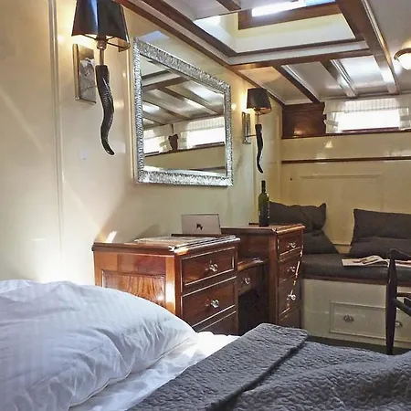 Hotelschiff Nedeva Brema