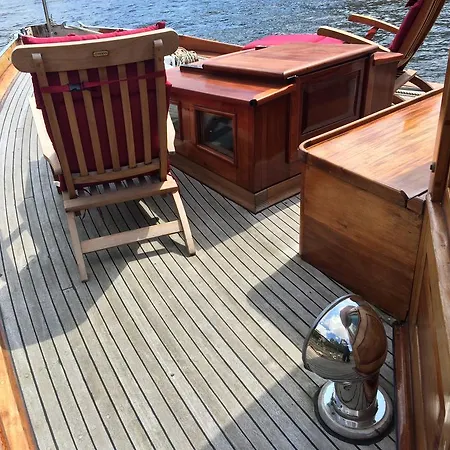 Hotel en barco Hotelschiff Nedeva 3*