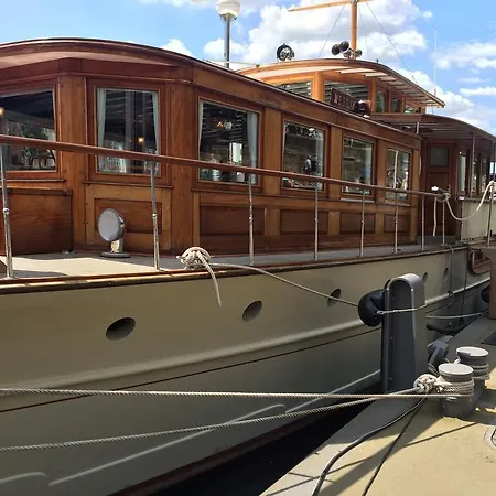 Hotelschiff Nedeva Brema
