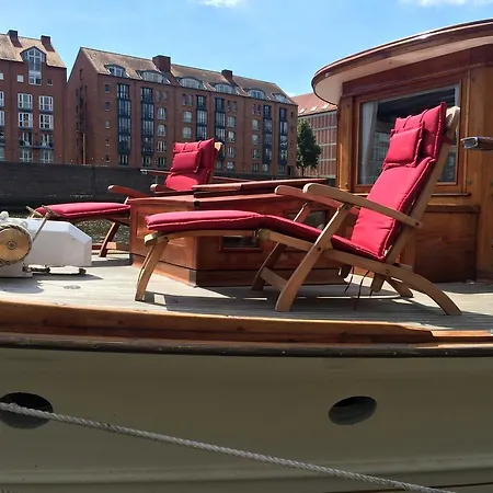 Hotel en barco Hotelschiff Nedeva Brema