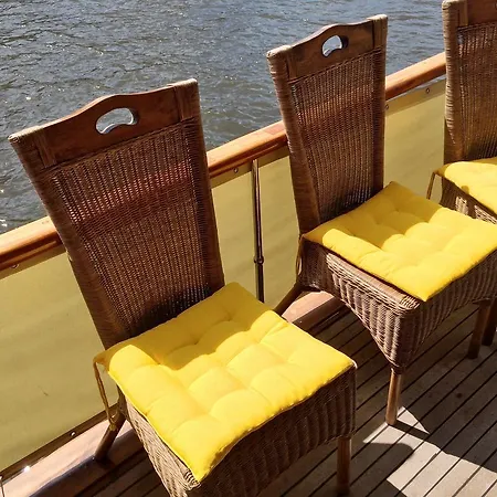 Hotelschiff Nedeva