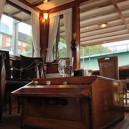 Hotelschiff Nedeva