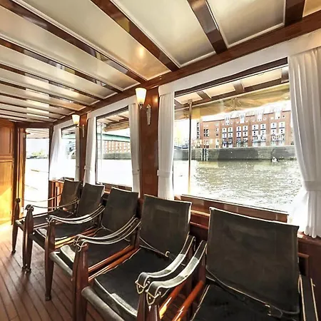 Hotelschiff Nedeva