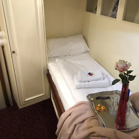 Hotelschiff Nedeva