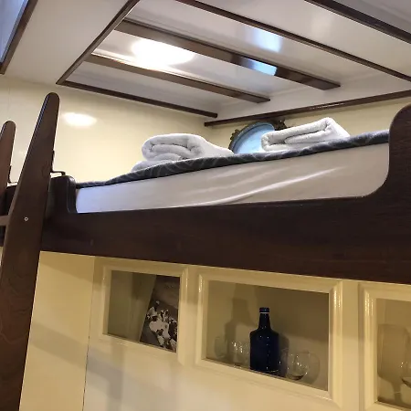 Hotelschiff Nedeva Brema