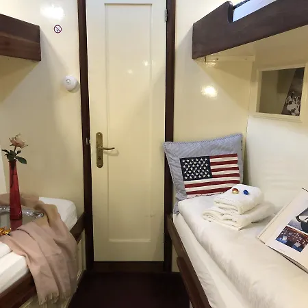 Hotelschiff Nedeva Brema