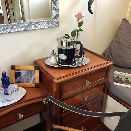 Hotelschiff Nedeva Hotel en barco Brema